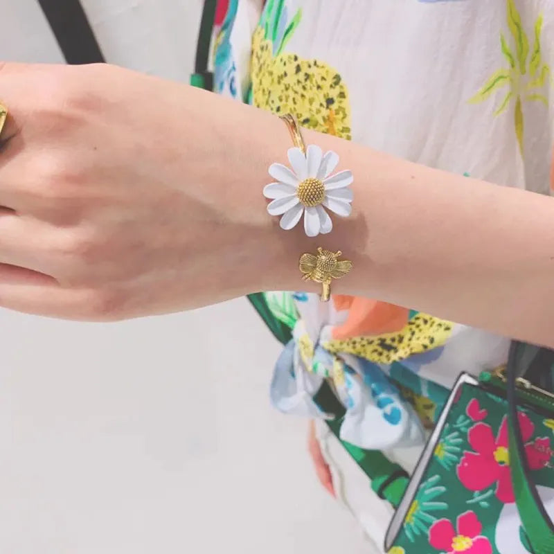 Daisy plucked Flower Jewelry