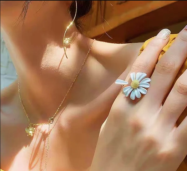 Daisy plucked Flower Jewelry
