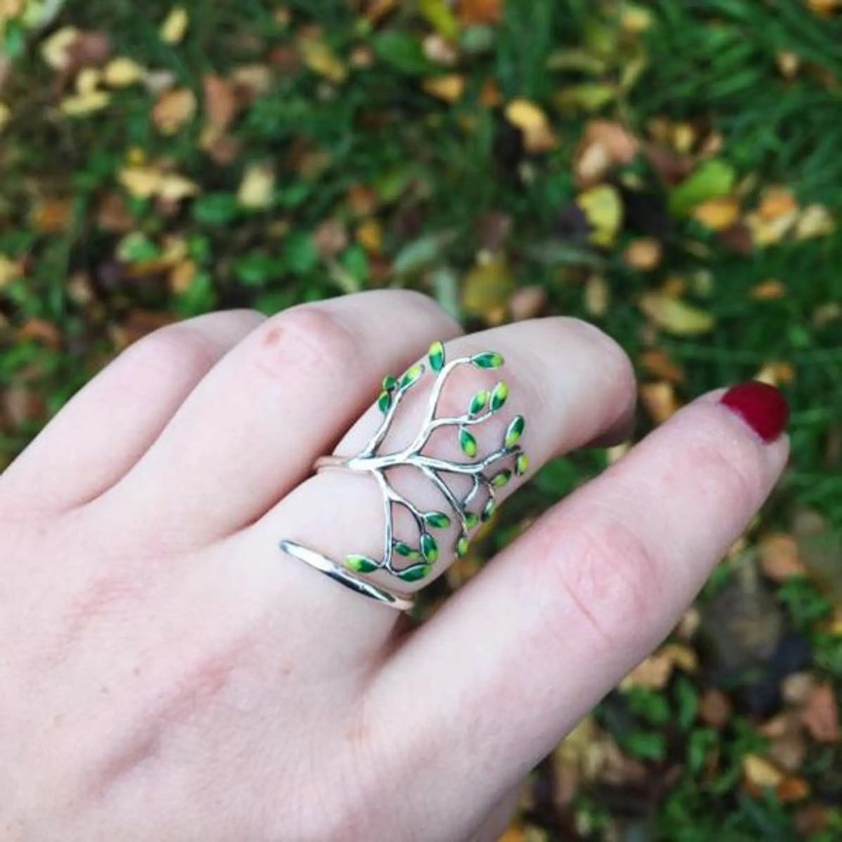 Unique Nature Themed Tree Ring